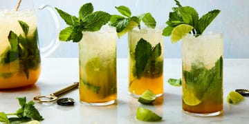 non alcoholic mojito with limes and mint