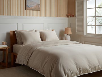 tan bedding