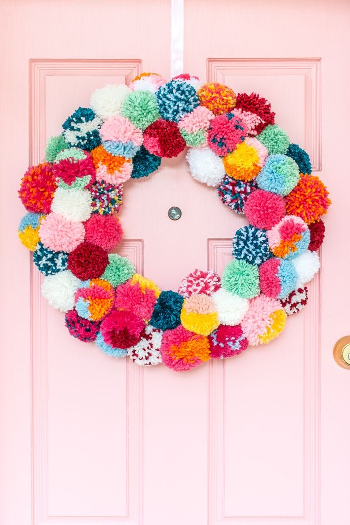 pom pom, diy christmas wreath ideas