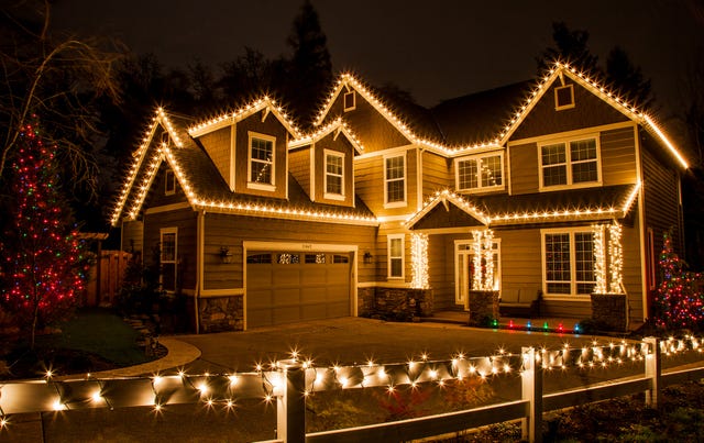 How To Hang Christmas Lights - Hanging Christmas Lights Outside