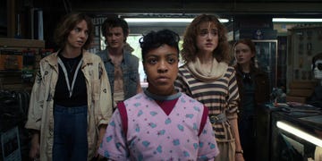 stranger things l to r maya hawke as robin buckley, joe keery as steve harrington, priah ferguson as erica sinclair, natalia dyer as nancy wheeler, and sadie sink as max mayfield in stranger things cr courtesy of netflix © 2022