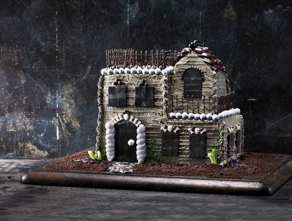 towering haunted house cake recipe