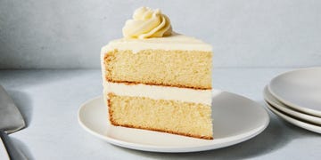 vanilla cake with vanilla buttercream frosting