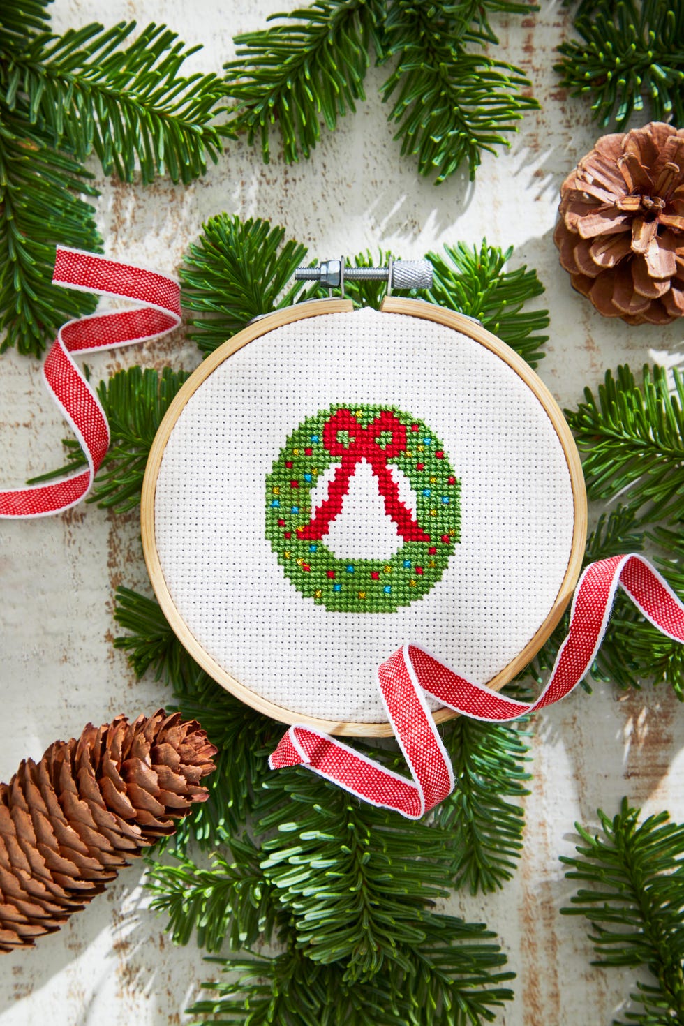 cross stitch wreath pattern