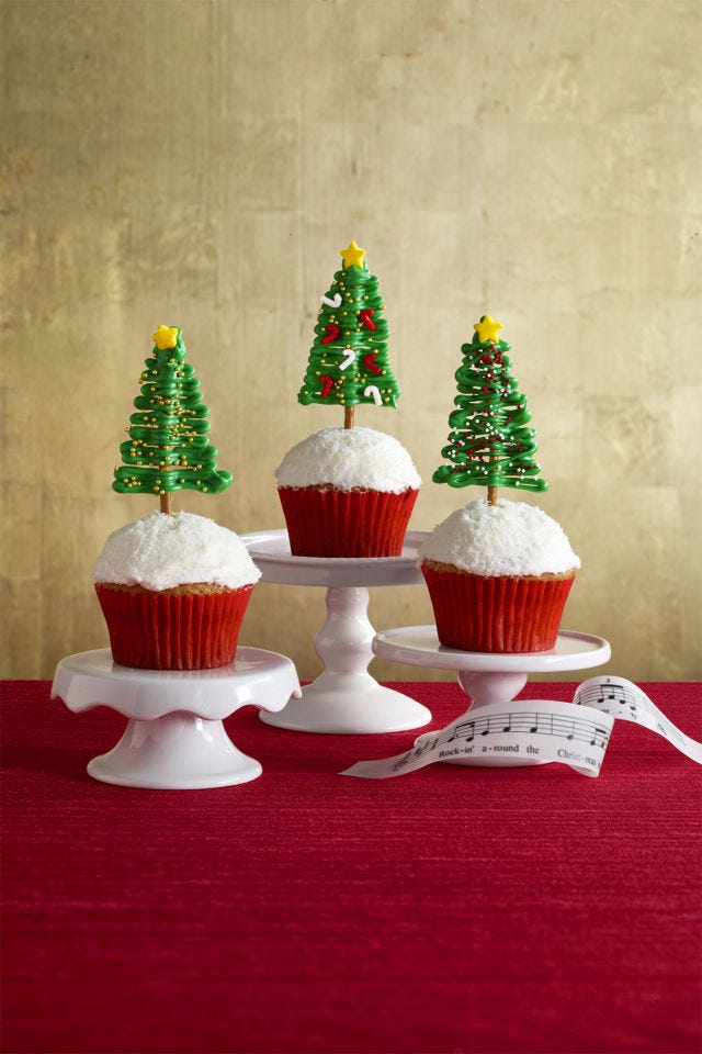 rockin' around the christmas tree cupcakes