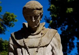 Detail van een standbeeld van Junípero Serra in Francisco