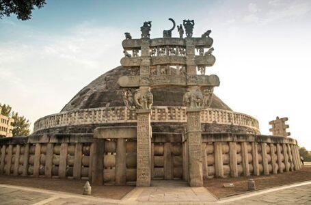 THE HISTORY OF STUPAS