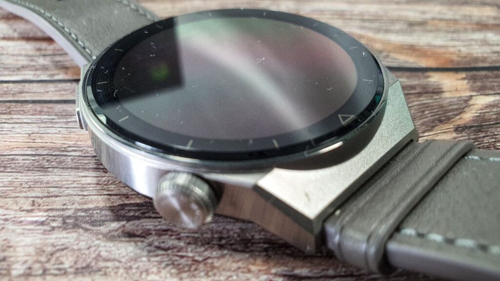 Huawei Watch GT 3 Pro Titanium Review crown