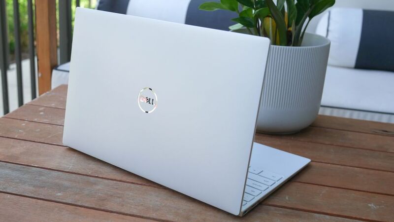 Laptop tầm trung