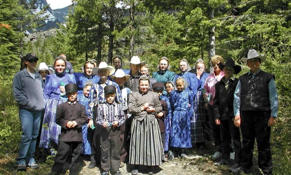 Describe Amish School House  and Amish Family