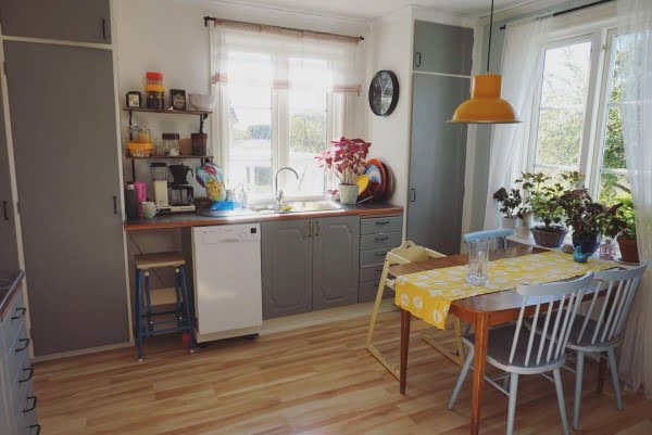 Grey Retro Kitchen 