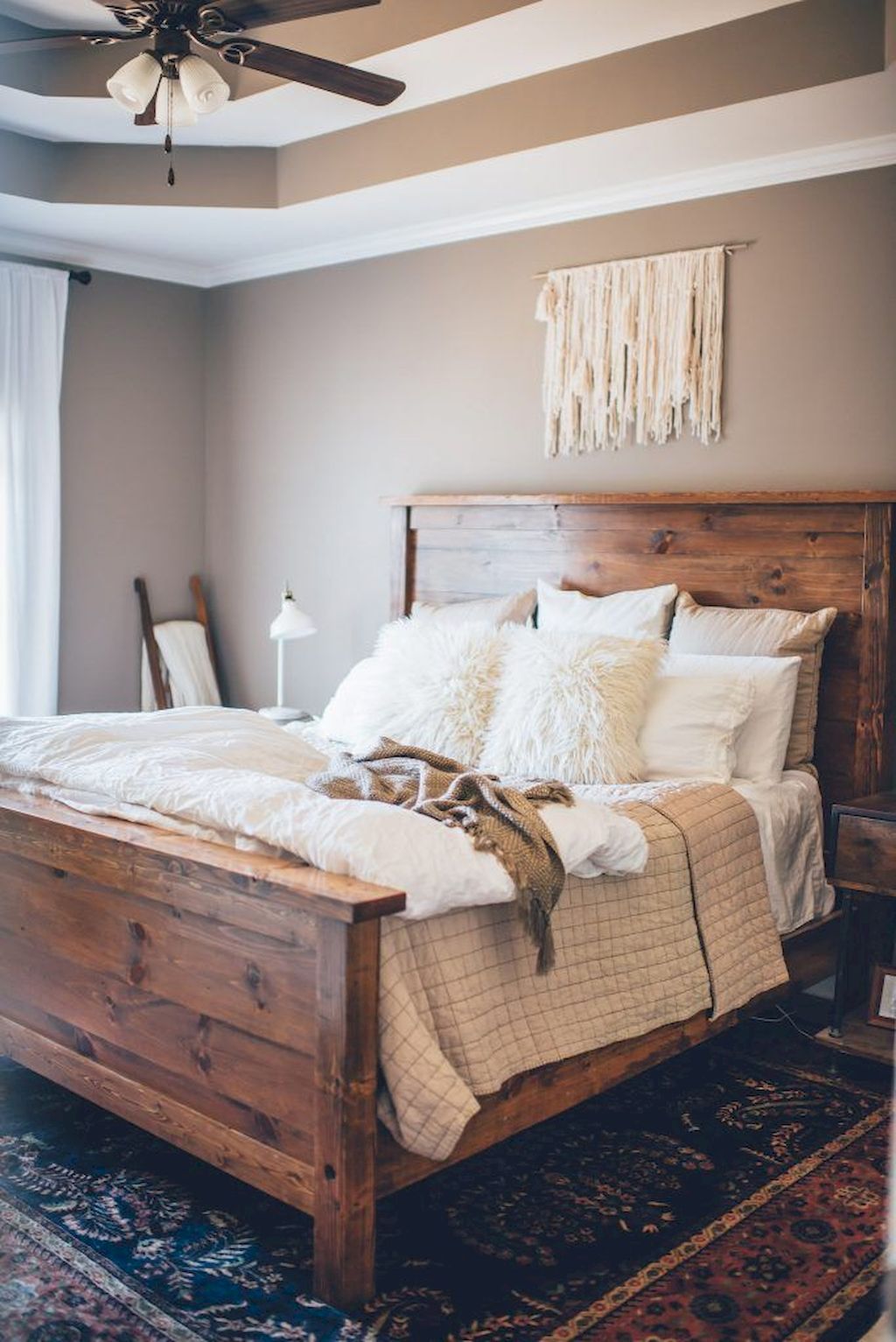 25 Inviting And Cozy Farmhouse Bedroom (The Visual Treats) - A6