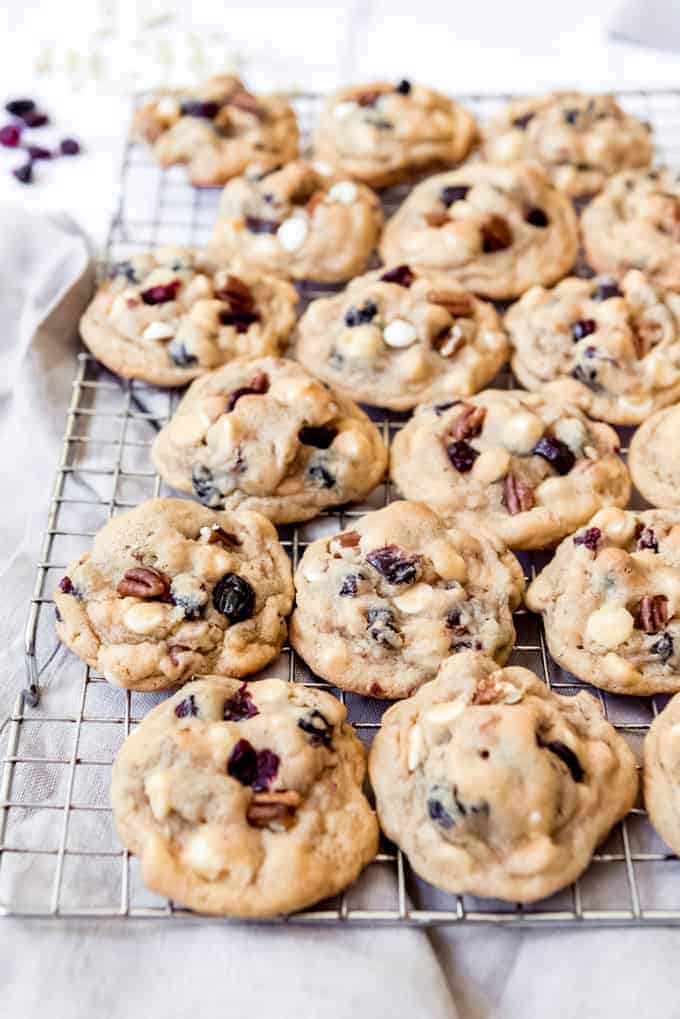 Cookies on a wire rack.