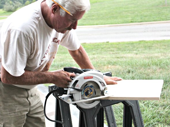 how to build a corner shelf using a saw