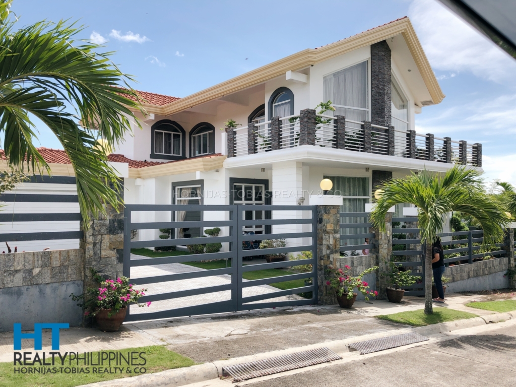 Stunning Fully Furnished Modern 2-Storey House and Lot in Villa de ...