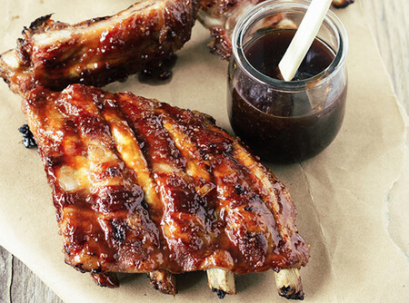 Costillas de cerdo a la BBQ. Receta clásica y fácil de carne