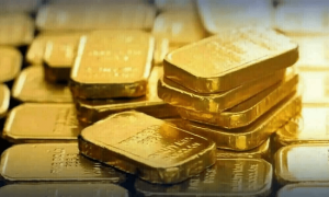 After hitting record high, gold price per tola decreases Rs900 in Pakistan