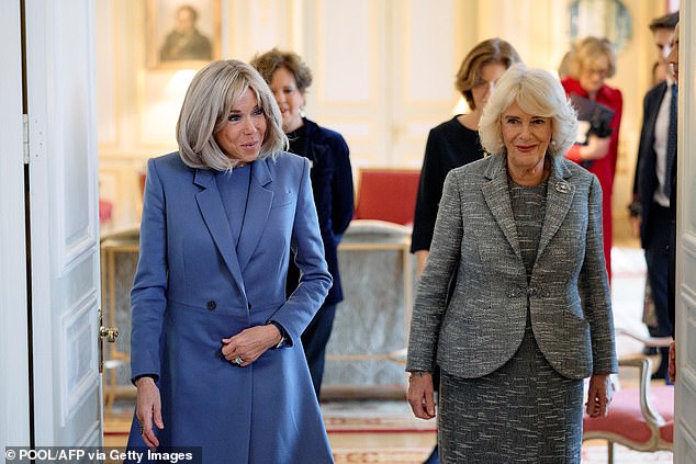 The sophisticated pair make their way into the embassy for the Entente Littéraire Prize ceremony