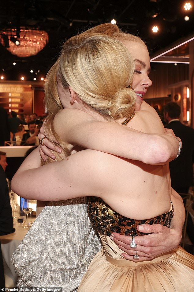 Nicole even turned to give the younger star a big hug at one point