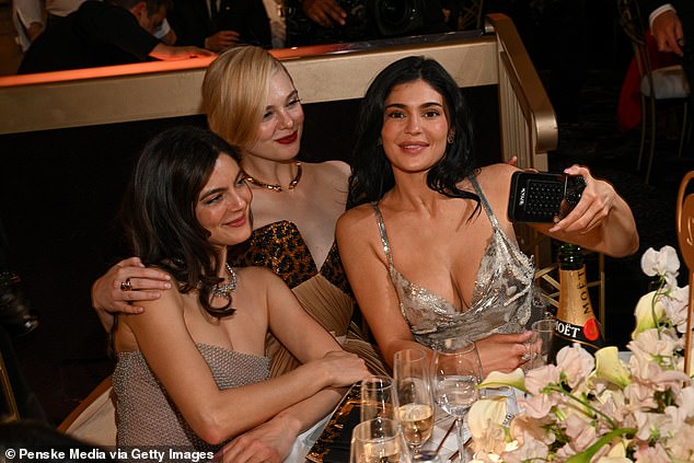 Kylie looked as if she was snapping a selfie with the actresses