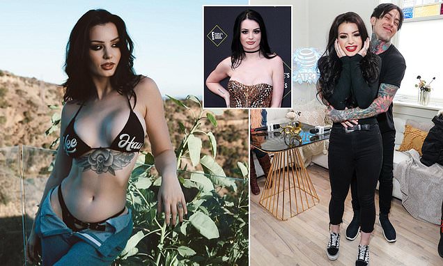 Pinup wrestler Saraya is 'single' after splitting from rock star boyfriend of 6 years