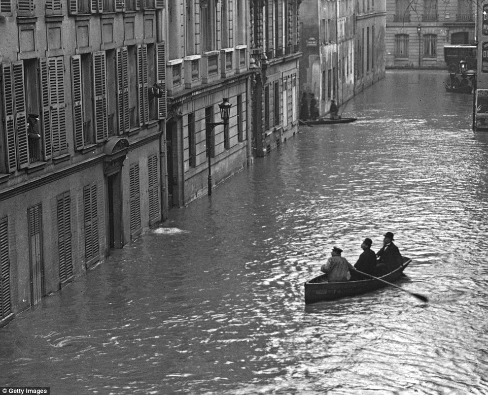 Tens of thousands of Parisian people were evacuated from their homes in the Greet Flood of 1910