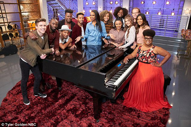 Battle rounds: Jennifer posed with her team ahead of next week's Battle Rounds