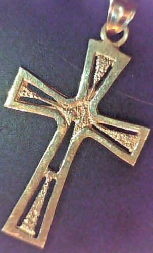 14k Solid Yellow Gold Cross Pendant 2.7 Grams Lot 