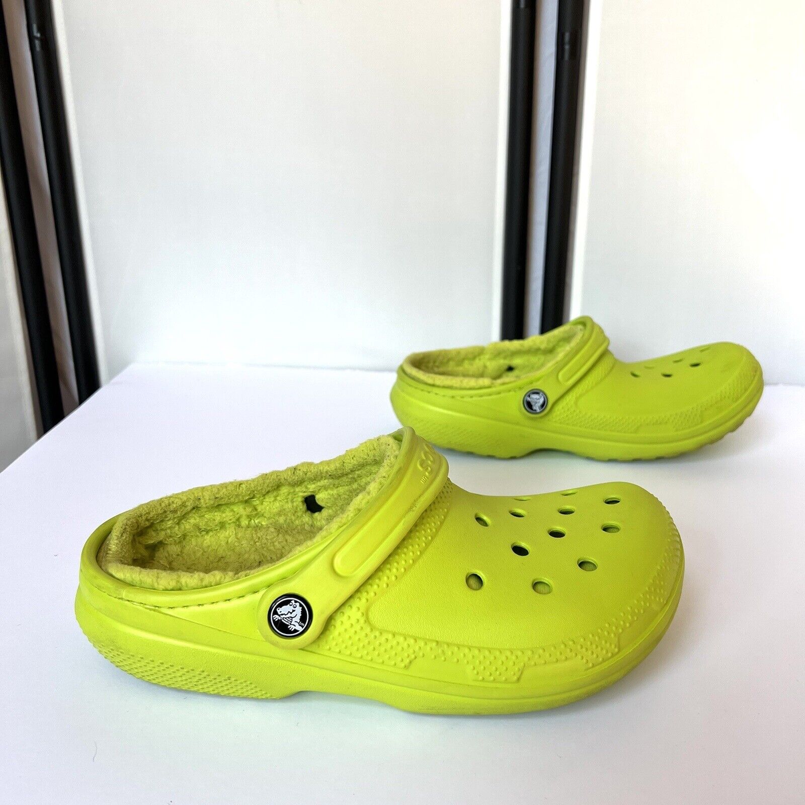 Crocs Womens 7 or Mens 5 Slip on Comfort Shoes hi… - image 4