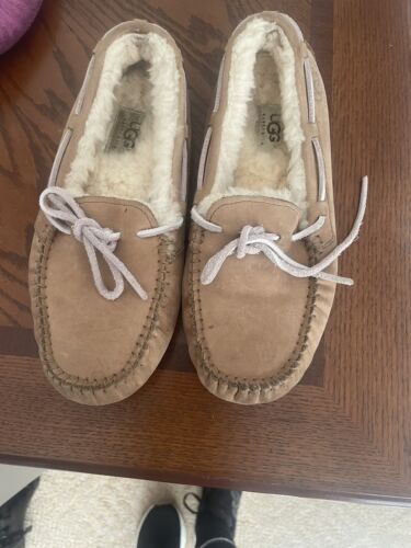 ugg dakota moccasins