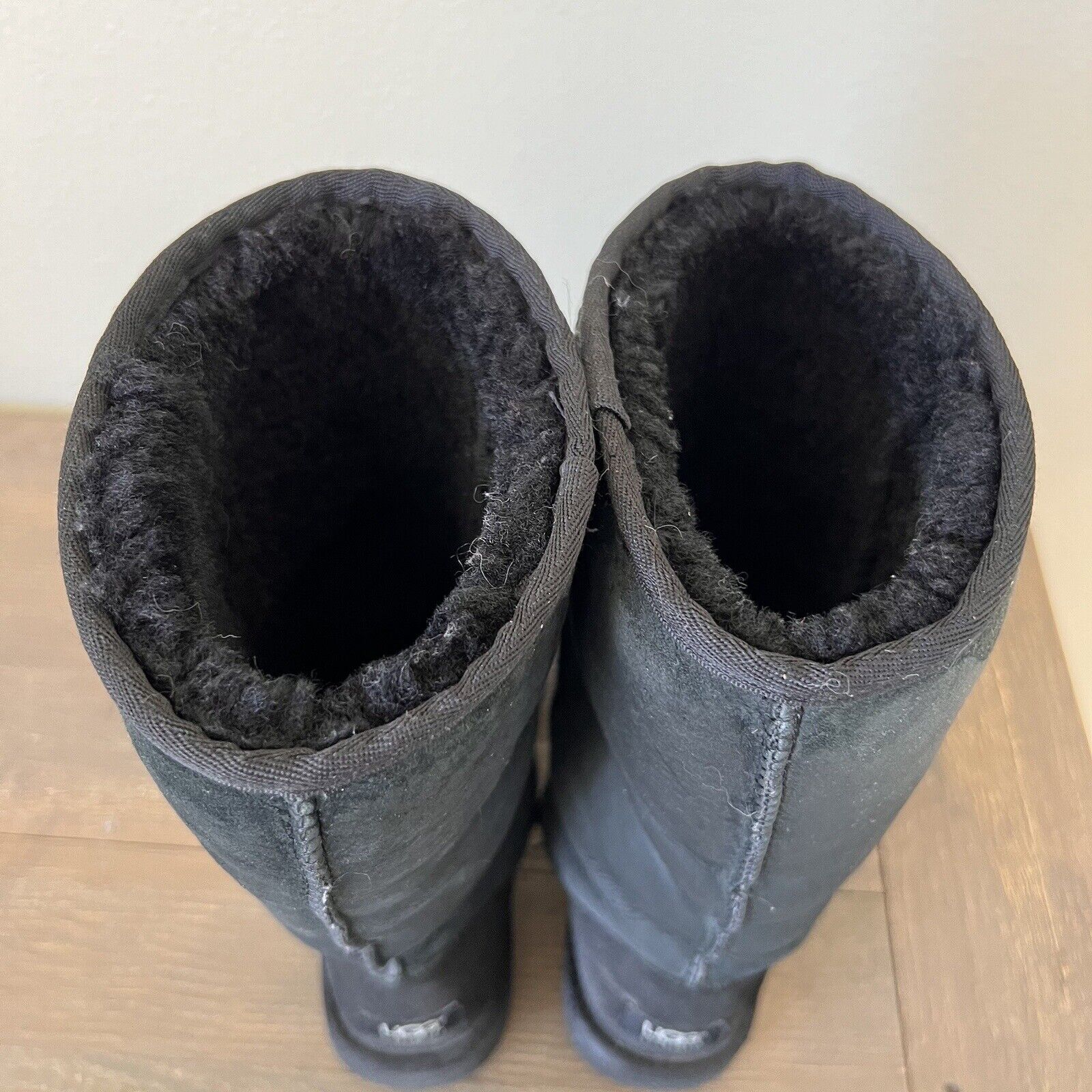 UGG Classic Australia Black Size 9 - image 7