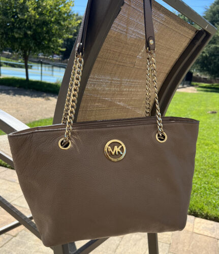 MICHAEL KORS HANDBAG GENTLY USED