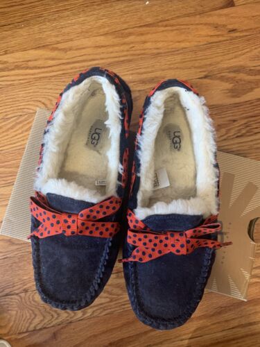 UGG Women’s Sz 8 Blue And Red