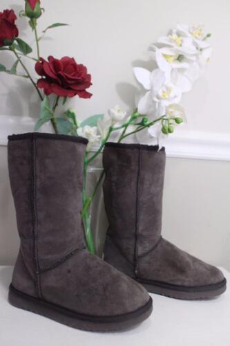 UGG  5815 Classic tall brown boots  Australia SIZE