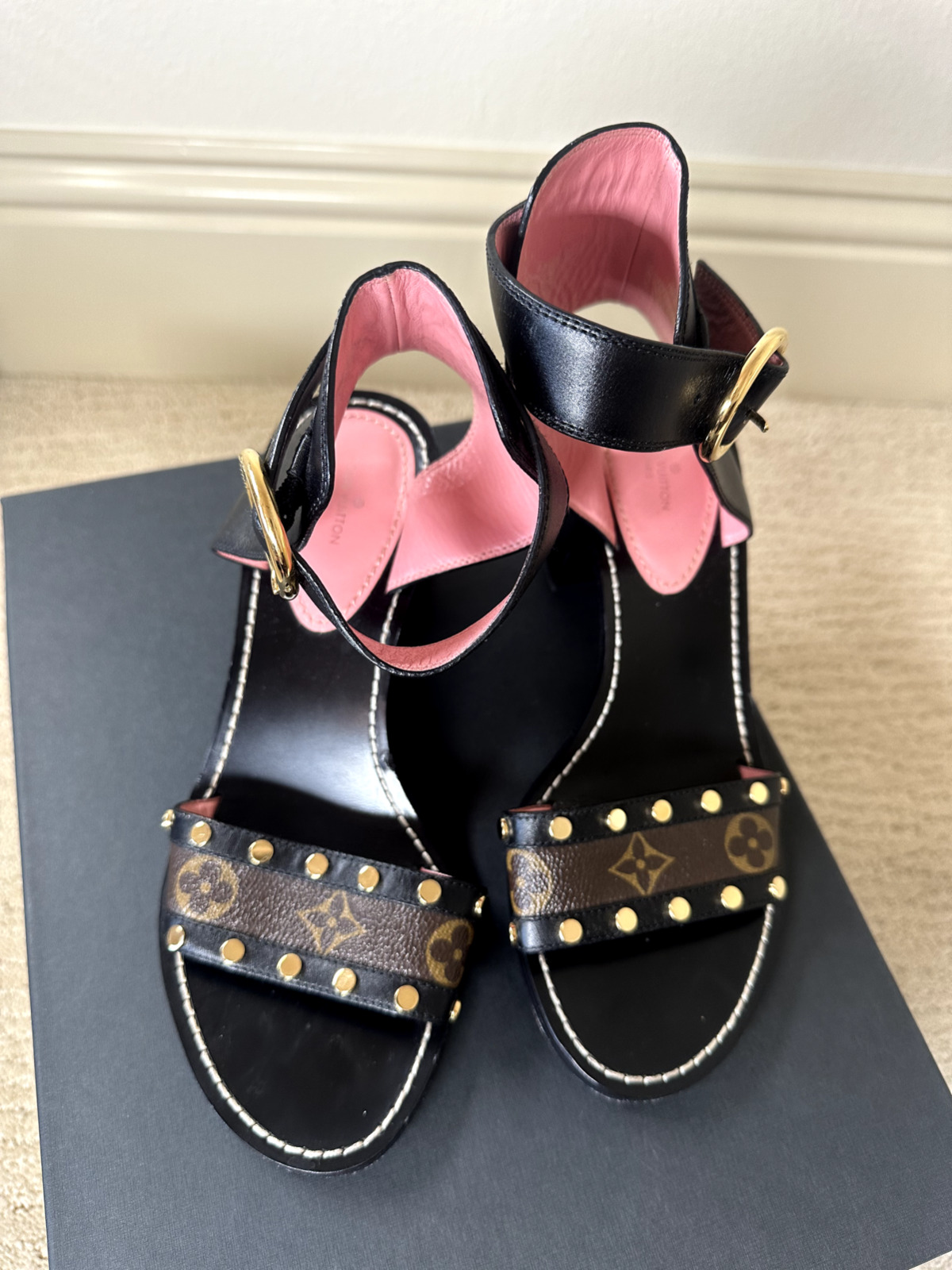 louis-vuitton sandals 39 AUTHENTIC Gently used - image 2