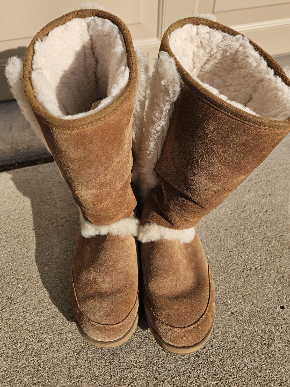 ugg boots size 9 - image 3