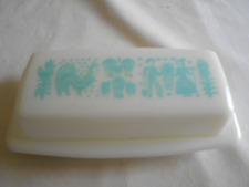 VINTAGE PYREX MILK GLASS LIDDED BUTTER DISH AMISH BUTTERPRINT PATTERN