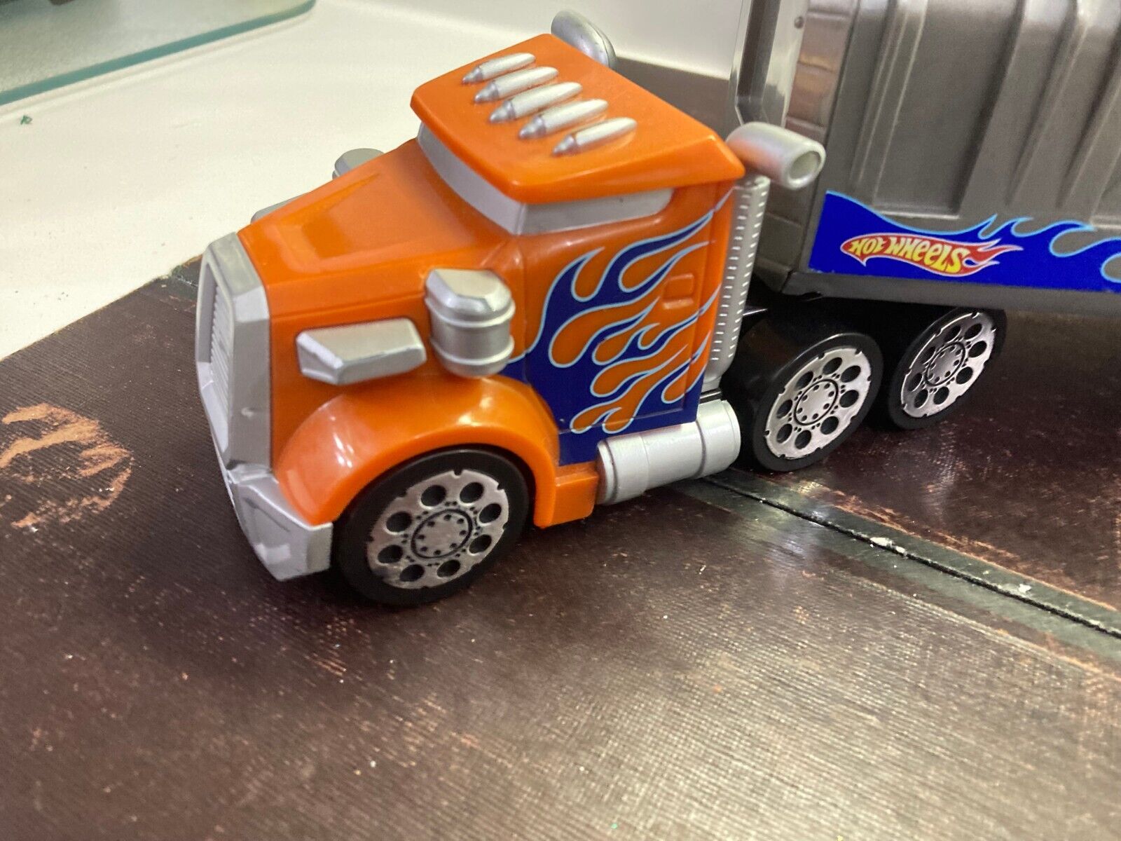 Mattel Hot Wheels Big Rig Car Semi Truck Carrier Hauler Transporter ...