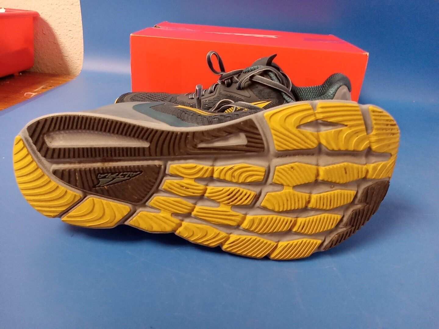 Altra Mens Running Shoes Size 8, Gently Worn - image 6