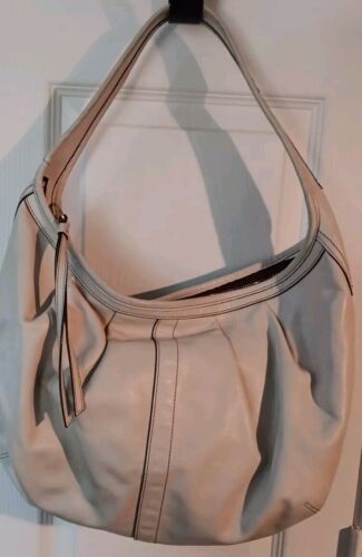 Coach Super Soft, Cream Leather,gently Used Large 