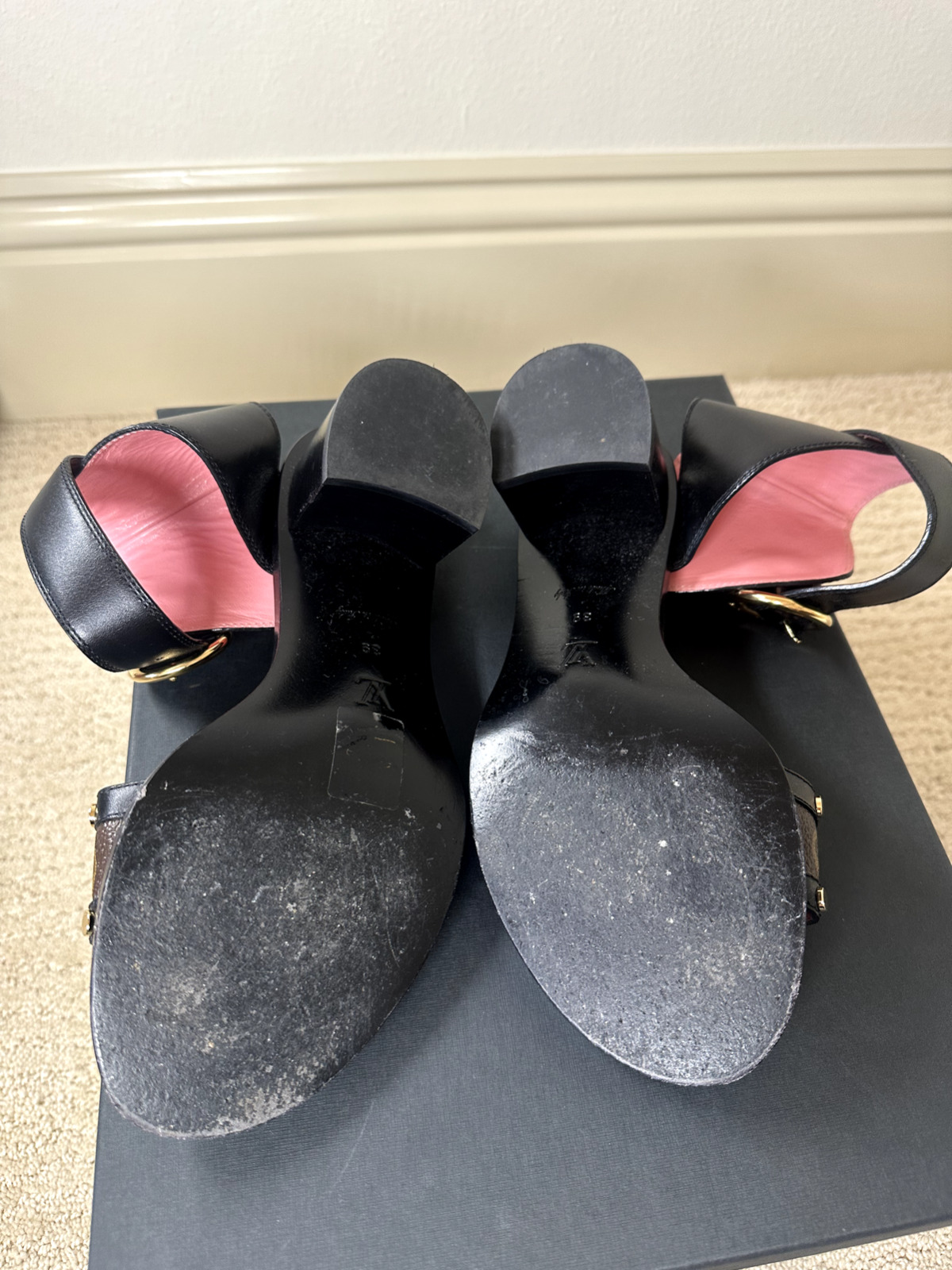 louis-vuitton sandals 39 AUTHENTIC Gently used - image 4