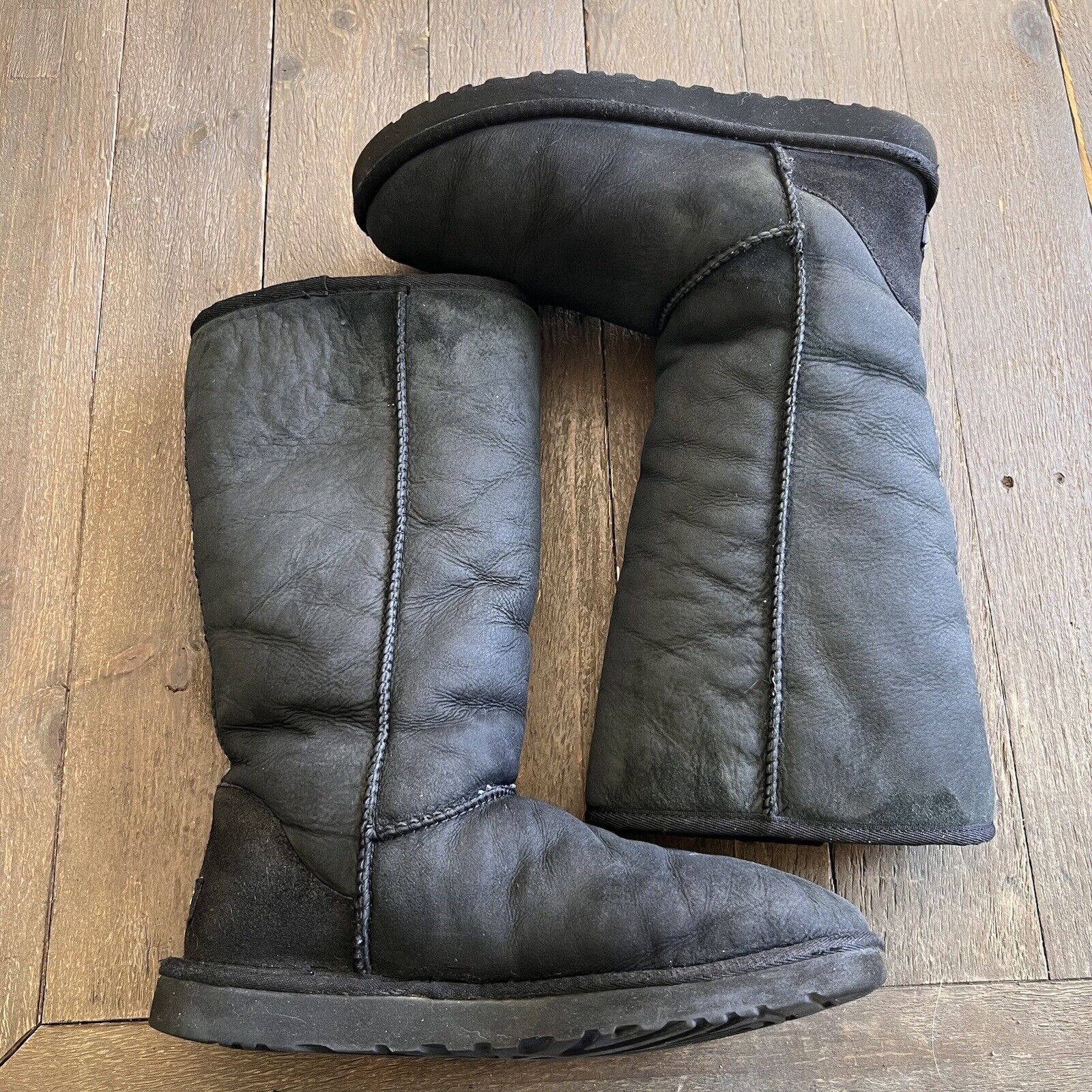 UGG Classic Australia Black Size 9 - image 10