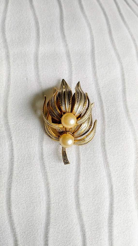 Gold Tone Floral Fashion Brooch, Signed Spain Bro… - image 5