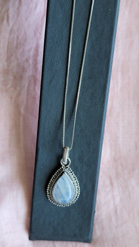 Rainbow Moonstone pendant necklace - image 2