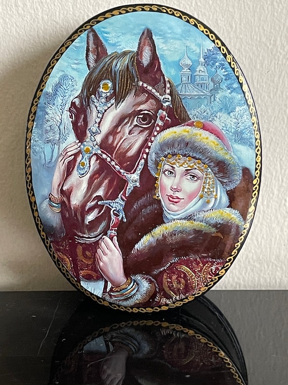 Russian Collection Signed Oval Lacquer Box Equest… - image 5