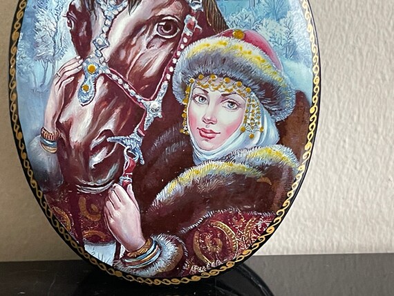 Russian Collection Signed Oval Lacquer Box Equest… - image 3