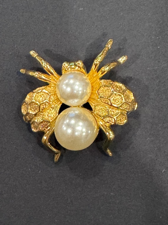 Vintage Napier Signed Faux Pearl Bee Brooch