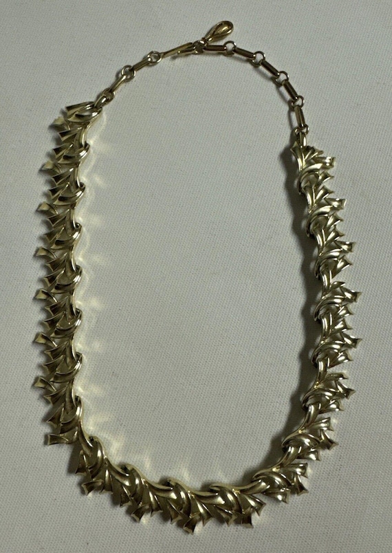 Vintage Coro Gold Tone Necklace Choker Wishbone 17