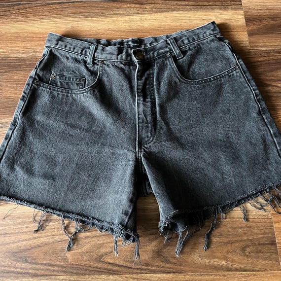 Guess cutoff faded black denim shorts - image 4