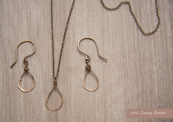 Delicate Brass Wire Drop Pendant Necklace with matching Earrings LittleCanaryStudios